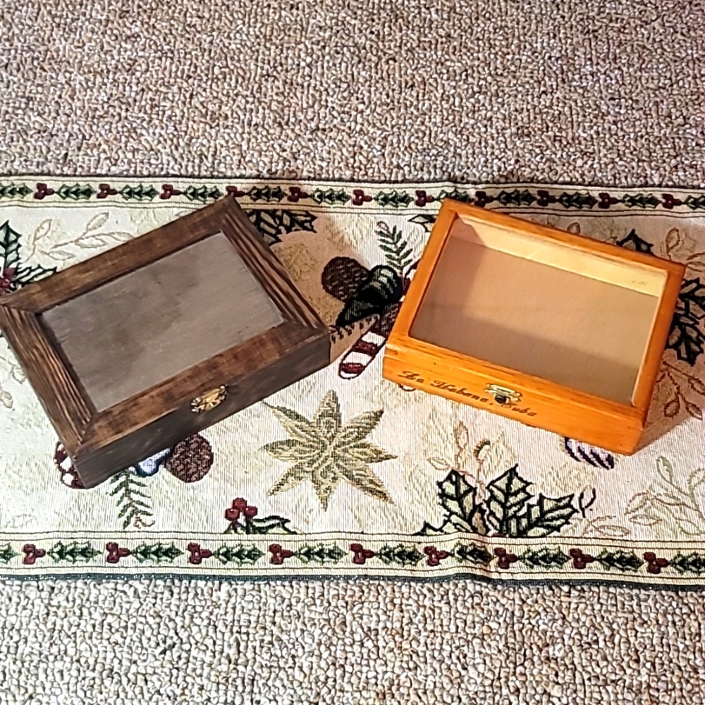 Lot of x2 wooden Cigar boxes with glass tops authentic La Habana Cuba cigar box